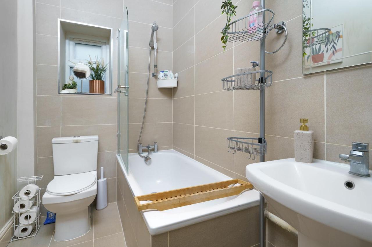 Gorgeous Apartment Wood Green Palmers Green Exterior foto
