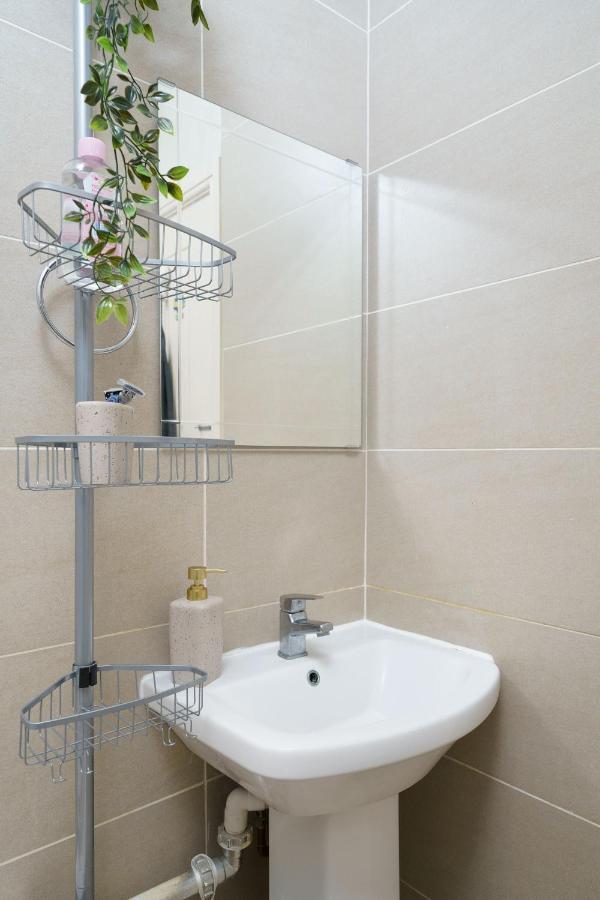 Gorgeous Apartment Wood Green Palmers Green Exterior foto